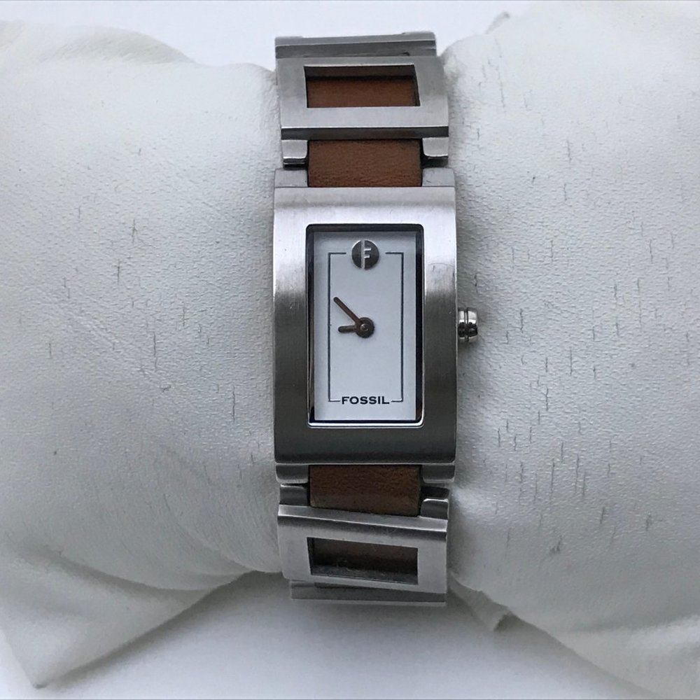 Fossil Women Watch Silver Tone Metal Brown Leather - Picture 2 of 11